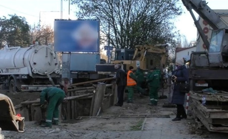 Стало відомо, коли завершать ремонт колектора по 200 років Херсона. Аварія тут сталась ще у травні 