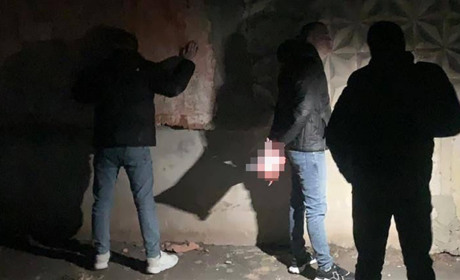 На Звягельщині поліцейські виявили нарколабораторію в багатоповерхівці