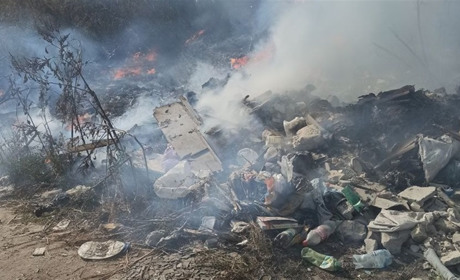 На Переяславщині горіло пів гектара сміттєзвалища: рятувальники ліквідовували пожежу шість годин