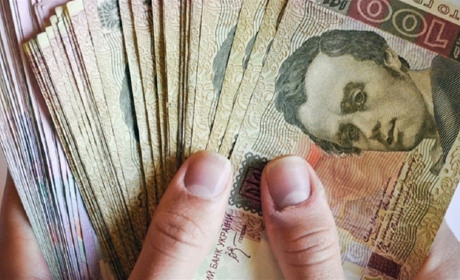 Шахрайка обікрала літню жінку з Ворожби та дідуся з Білопілля