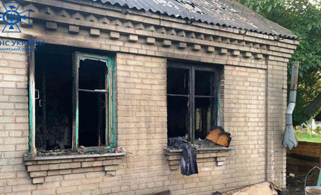 Під час ліквідації пожежі в будинку рятувальники виявили тіло дитини