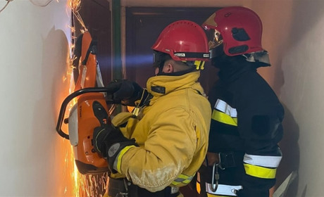 Жителька Сарн не могла вибратися з квартири: двері відчиняли рятувальники