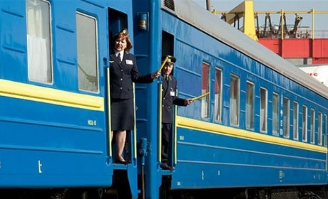 Укрзалізниця призначила додаткові поїзди на Великодні та травневі свята