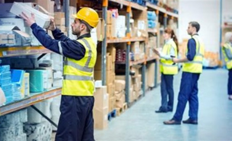 Як українські біженці завойовують ринок праці ЄС і скільки заробляють