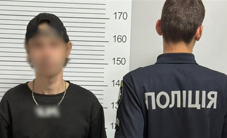 У Корюківці затримали молодого чоловіка, який підозрюється у збуті психотропних речовин (солі)