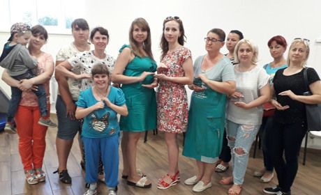 Зустріч у «Теплих долонях»: фахівці надали поради батькам особливих дітей 