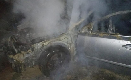 У Зарічному горів автомобіль. Чи є постраждалі?
