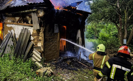 У селі Лучка вогнеборці ліквідували пожежу у житловому будинку
