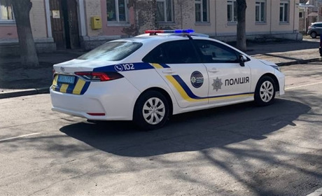 У селі на Переяславщині жінка виявила тіло 76-річної сусідки під деревом: хроніка поліції