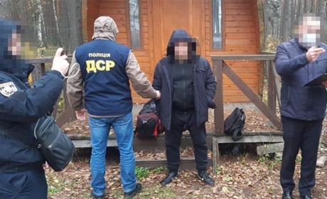 Переховувались на базі відпочинку: на Сарненщині затримали кримінальних «авторитетів»