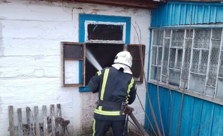 Під час гасіння пожежі на Звягельщині рятувальники виявили тіло чоловіка