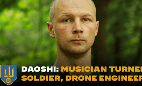 ​​​​​​​Від сцени до окопів: директор музичної школи налаштовує “подарунки” для “фаєр-шоу”