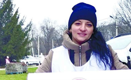 Переселенка з Донеччини стала волонтеркою Червоного Хреста на Буковині