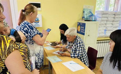 У Покровську 100 родин з малюками отримали гуманітарну допомогу