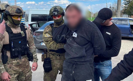 Поліцейські затримали групу розбійників у Хмельницькій області