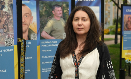 У Всесвітній день вишиванки стартує акція з вшанування полеглих “Вишита стрічка пам’яті” (умови)