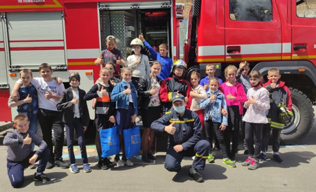 Володимирецькі рятувальники провели для школярів акцію «Запобігти! Врятувати! Допомогти!»