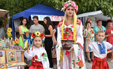 Вільненські закаблуки, жарти степненських кумась, бабусі-енерджі з Верб підкорили сірогозьку сцену