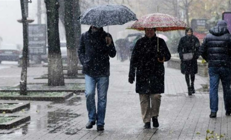 Пориви вітру, дощ, місцями - сніг: якої погоди очікувати на вихідних