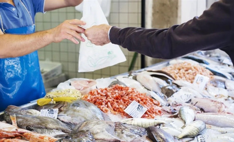 Ні риби, ні мідій: через підрив Каховської ГЕС морепродукти із Чорного моря досі небезпечно їсти
