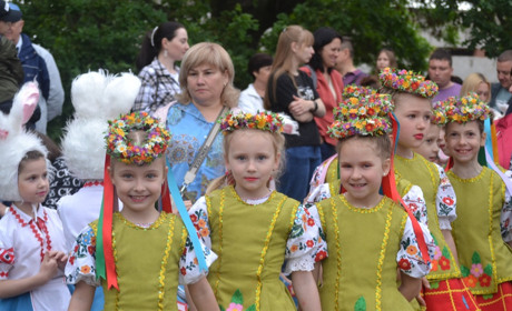 День міста Южноукраїнська: під дощем святкували та 50 тисяч назбирали