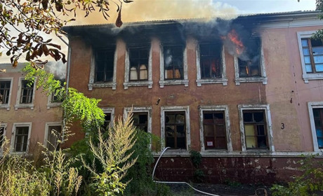 Рятувальники Чернігова ліквідували пожежу в школі: які наслідки