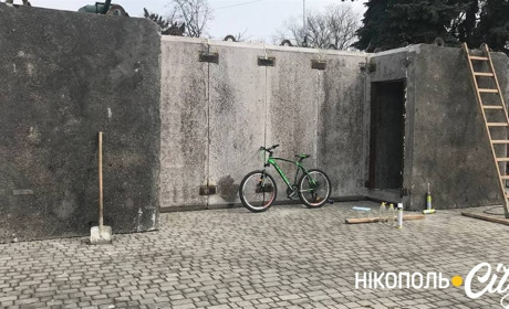 Модульні бетонні укриття біля автобусних зупинок Нікополя: як виглядають та скільки встановлять