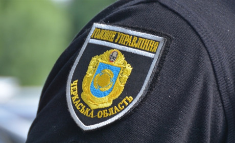 Поліцейські Золотоноші затримали підозрювану у крадіжці та грабежі