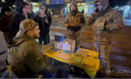 Псевдо-волонтери з Краснограда у військовій формі збирали гроші для ЗСУ у Києві: їх викрив ветеран
