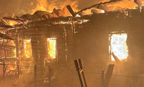 Ворожа атака по Жадовому: ударні дрони влучили в адмінбудівлю та житловий будинок