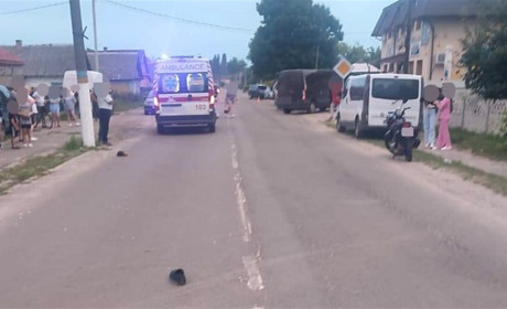 У селищі Зарічне неповнолітній мотоцикліст збив на смерть пішохода