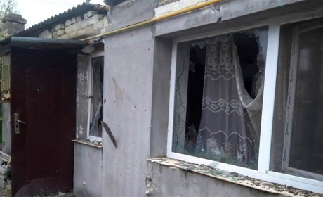 На Херсонщині російські терористи обстріляли житлові будинки, навчальний заклад та дитсадок