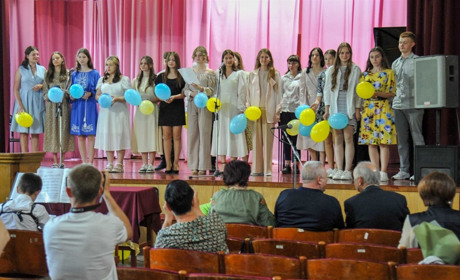 У Ніжинській музичній школі пройшов випускний вечір