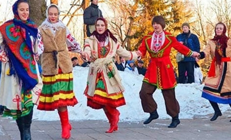 Масниця – для всіх, урочистості – для обраних 