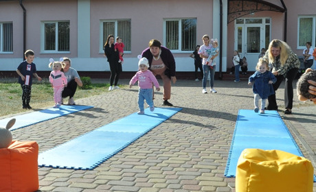 У Сарнах дітлахи ходили наввипередки: хто переміг у перегонах