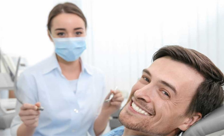 Зубний лікар - регулярна профілактика захворювань ротової порожнини