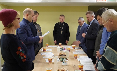Об’єднані в молитві: у Фастові представники релігійних громад зібралися на молитовний сніданок