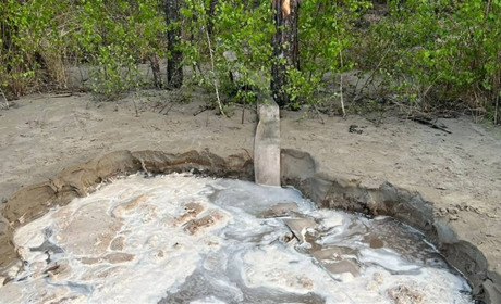 У Сарненському районі четверо чоловіків видобували бурштин: їх спіймали