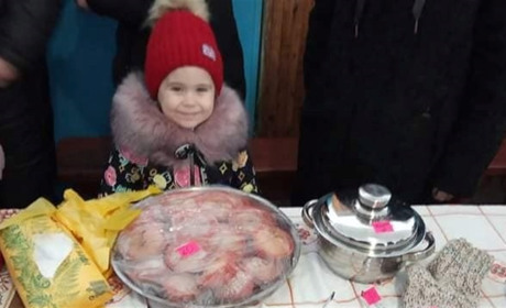 У селі Озеро провели благодійний ярмарок та відправили гумвантаж військовим