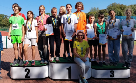 Барські легкоатлети взяли участь у двох чемпіонатах області та привезли багато нагород