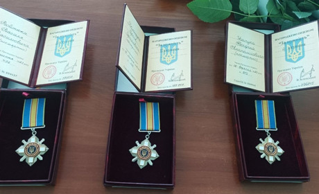 Родинам військовослужбовців вручили державні нагороди, присвоєні захисникам посмертно