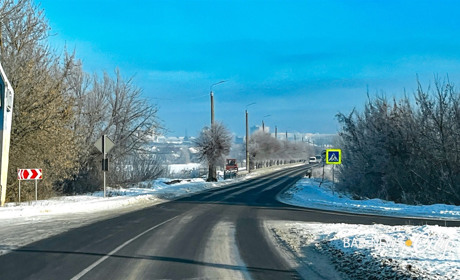 Засніжені та слизькі: яка ситуація на дорогах Бару в січні 2026 року