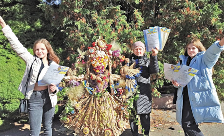 Перше місце у Всеукраїнському конкурсі з флористики та фітодизайну здобули наші школярочки