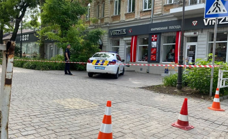 В центрі Херсона знайшли трубу від бойового снаряду: частина вулиці Суворова тимчасово перекрита