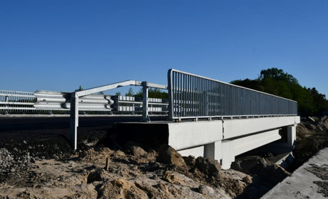 Із Сарн до Рівного — через новий міст: дорожники завершують капремонт