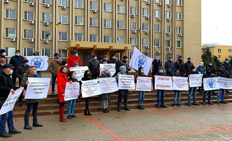 За 3 месяца - без изменений: моряки Измаила продолжают протесты против коррупции (видео)