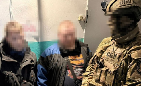 СБУ затримала агентів фсб, які готувалися підірвати поліцейських у Херсоні і втекти до рф