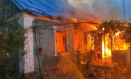 На Херсонщині діти під час гри спалили сусідську хату