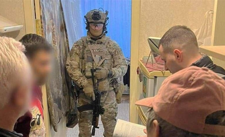 Ошукали переселенців з Мелітополя: трьох чоловіків судитимуть за шахрайство