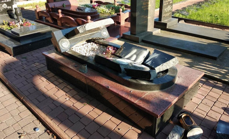 Акт вандалізму на новоградському кладовищі: поліція відпрацьовує версії злочину